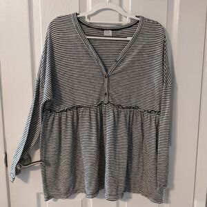 Cozy Black‎ and White Striped 1/4 Button Maternity Top Size Large (12-14)